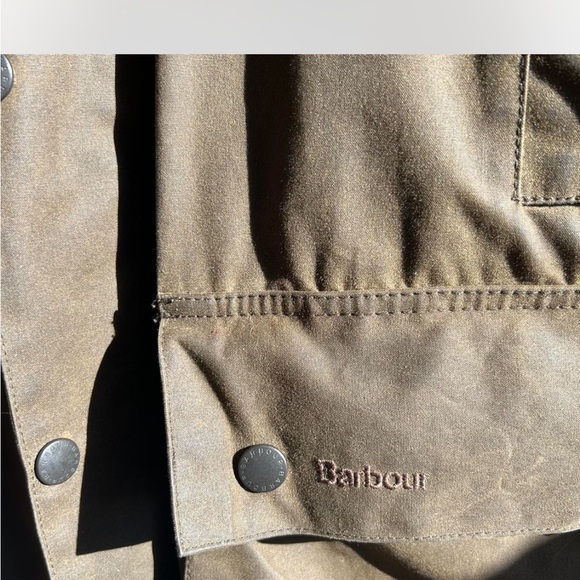 Men's Barbour wax jacket with vest to zip in for extra warmth. - Picture 3 of 4